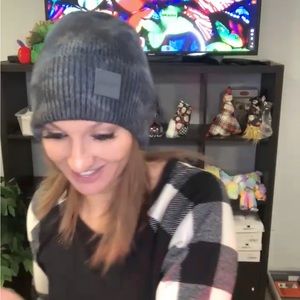 Bouije bee tie dye beanie EUC winter hat